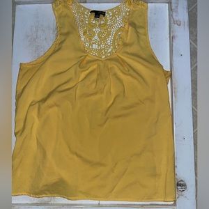 🌻 ANA Yellow Tank with crochet back size Large